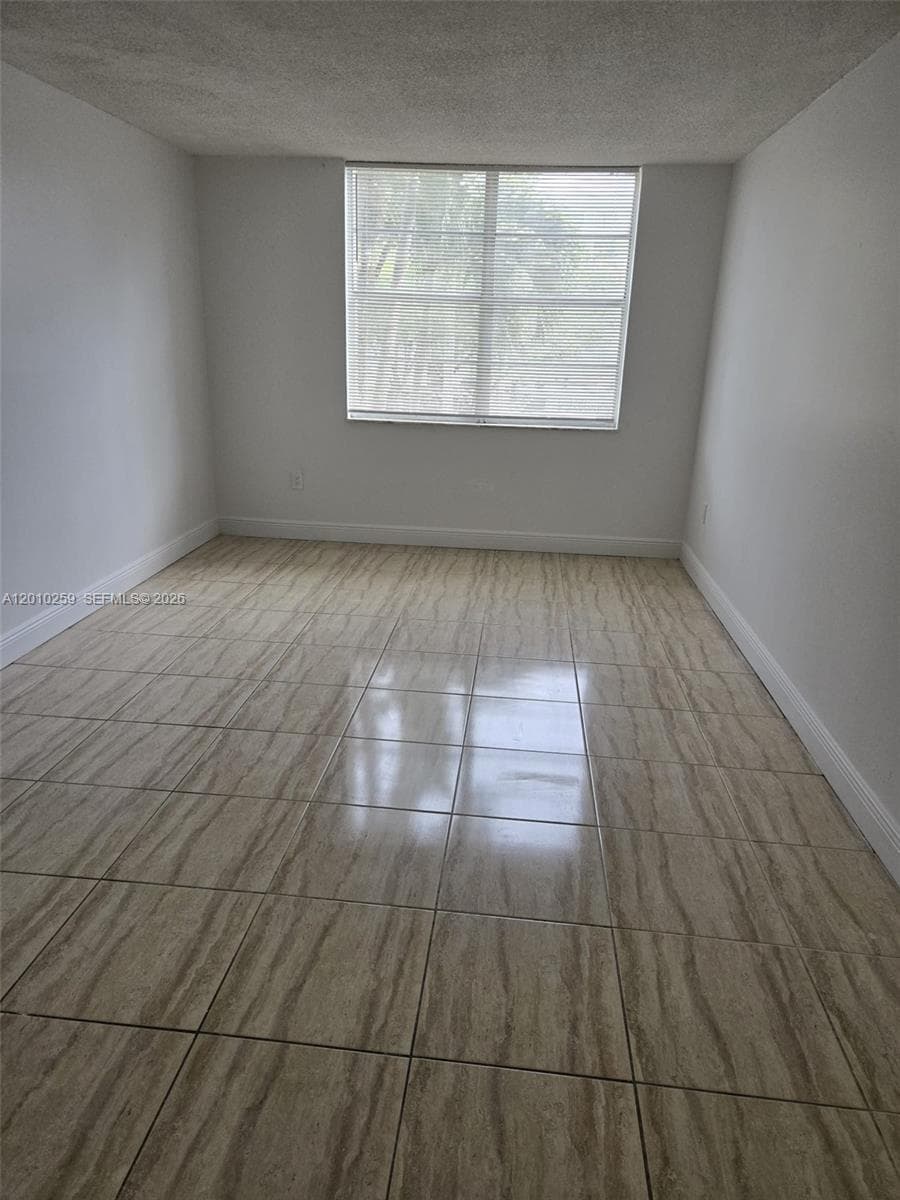 496 NW 165th St Rd # 210, Miami FL 33169 — 12