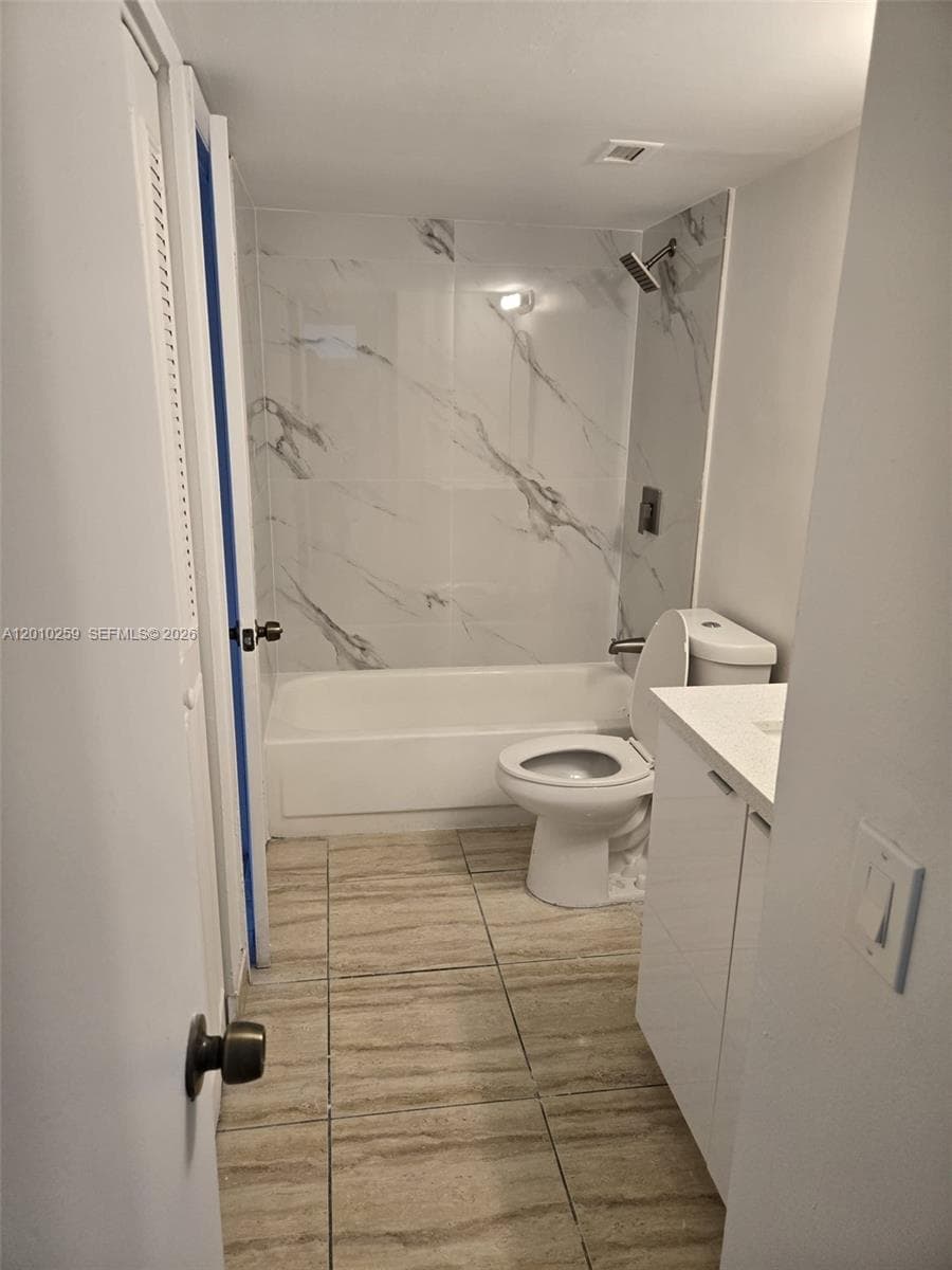 496 NW 165th St Rd # 210, Miami FL 33169 — 15