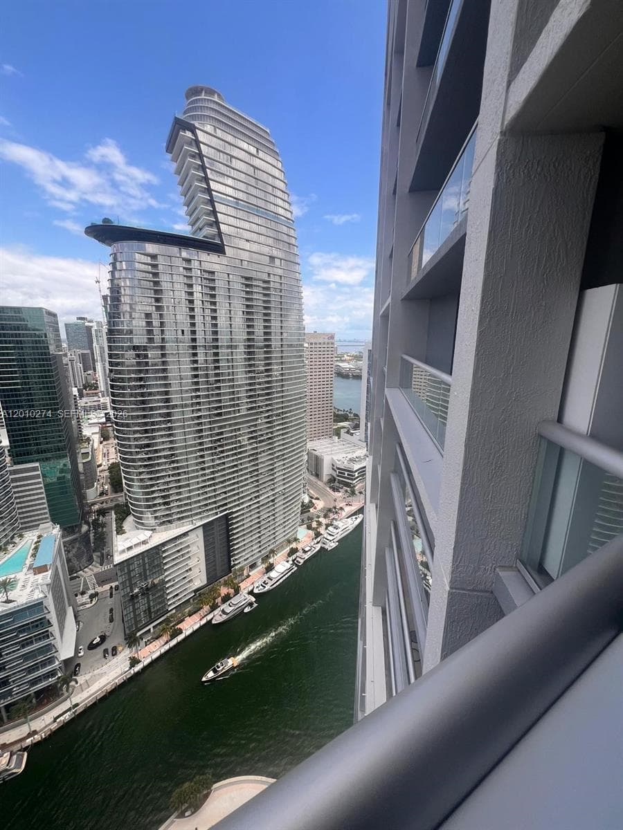 475 Brickell Ave # 4508, Miami FL 33131 — 10