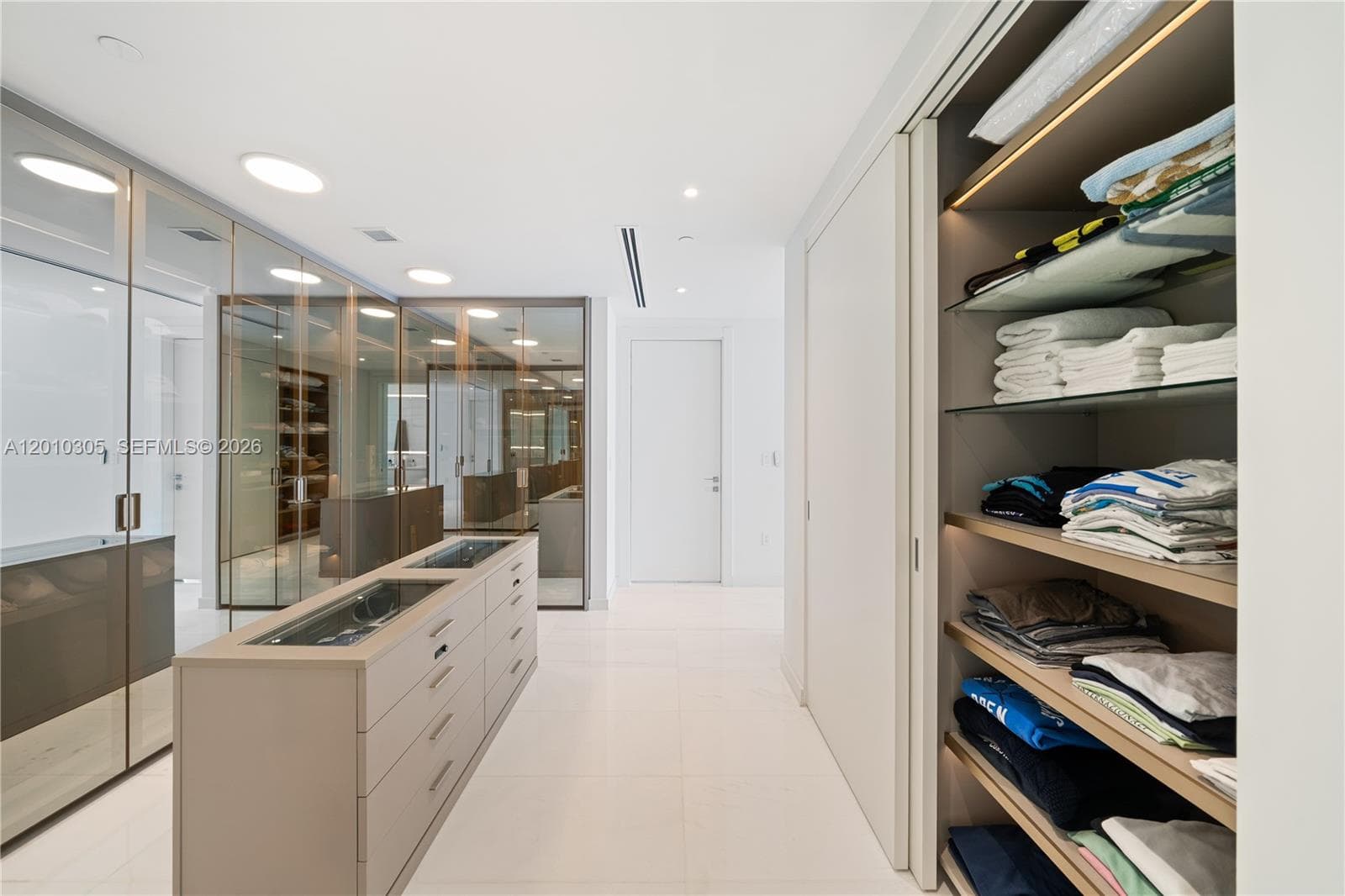 300 Biscayne Blvd Way # 3503C, Miami FL 33131 — 36