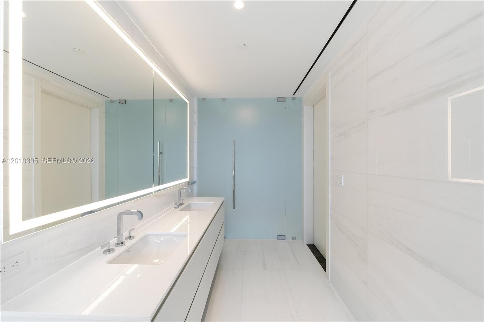 300 Biscayne Blvd Way # 3503C, Miami FL 33131 — 34