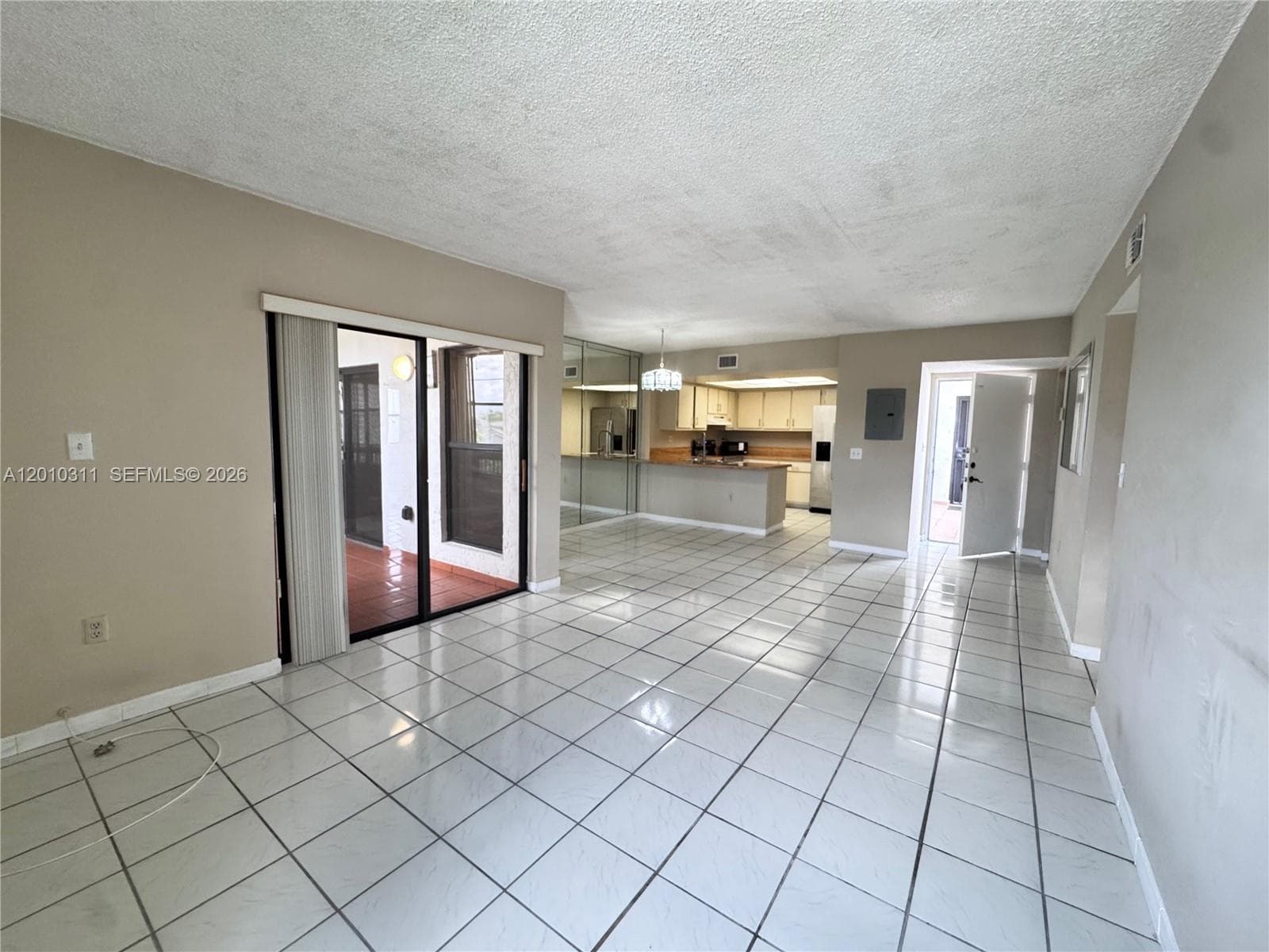 10893 NW 7th St # 27, Miami FL 33172 — 2