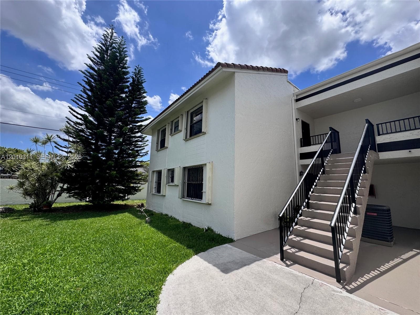 10893 NW 7th St # 27, Miami FL 33172 — 1