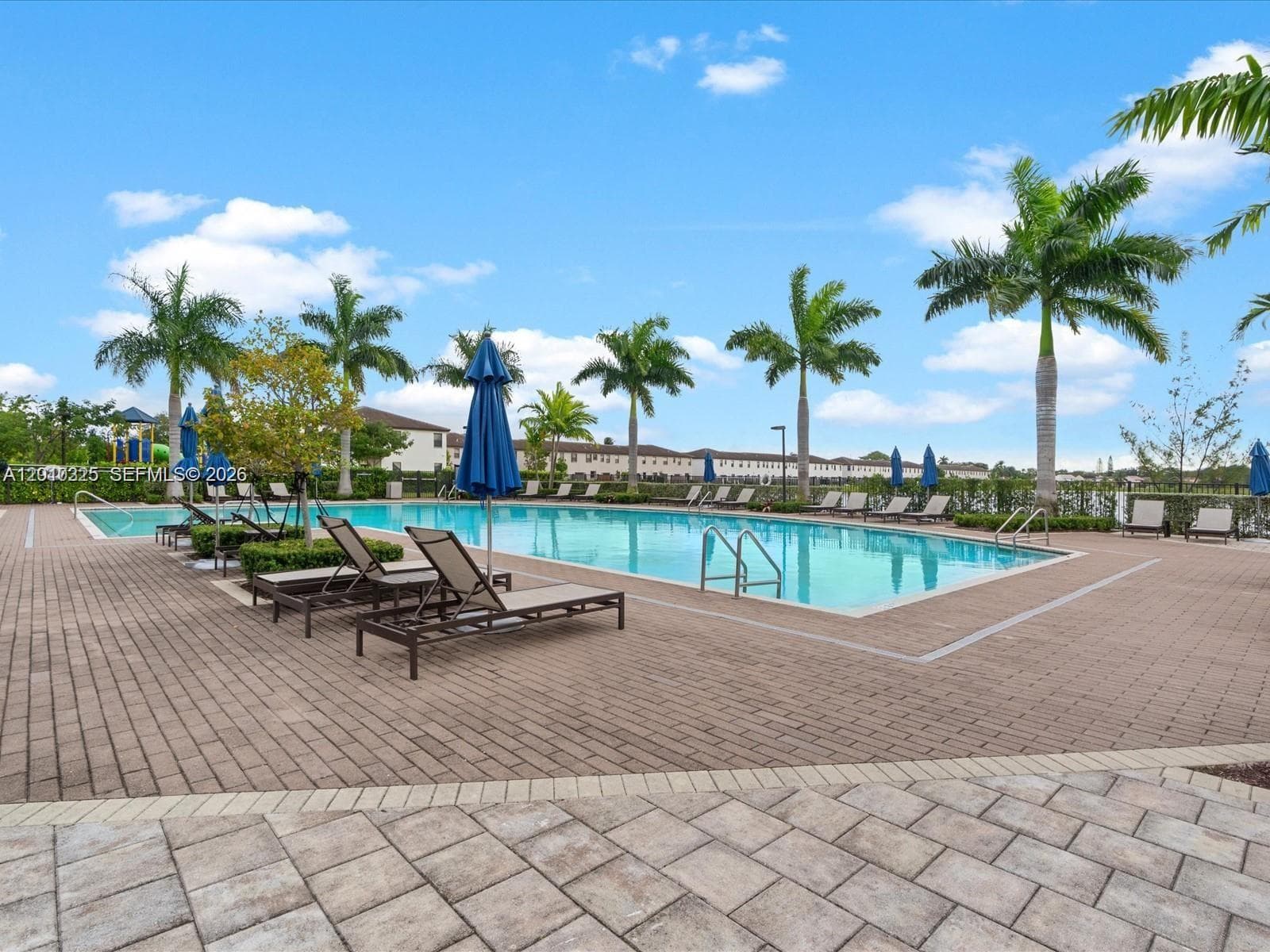20572 NE 5th Pl, Miami FL 33179 — 28
