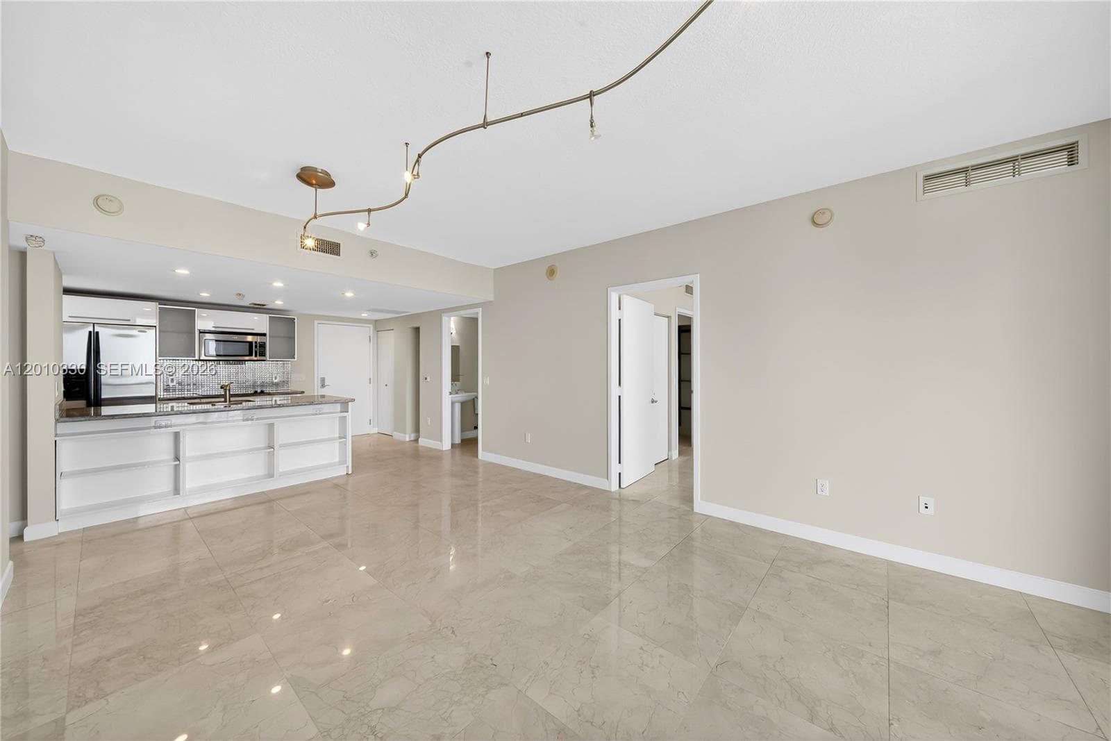 185 SW 7th St # 4209, Miami FL 33130 — 18