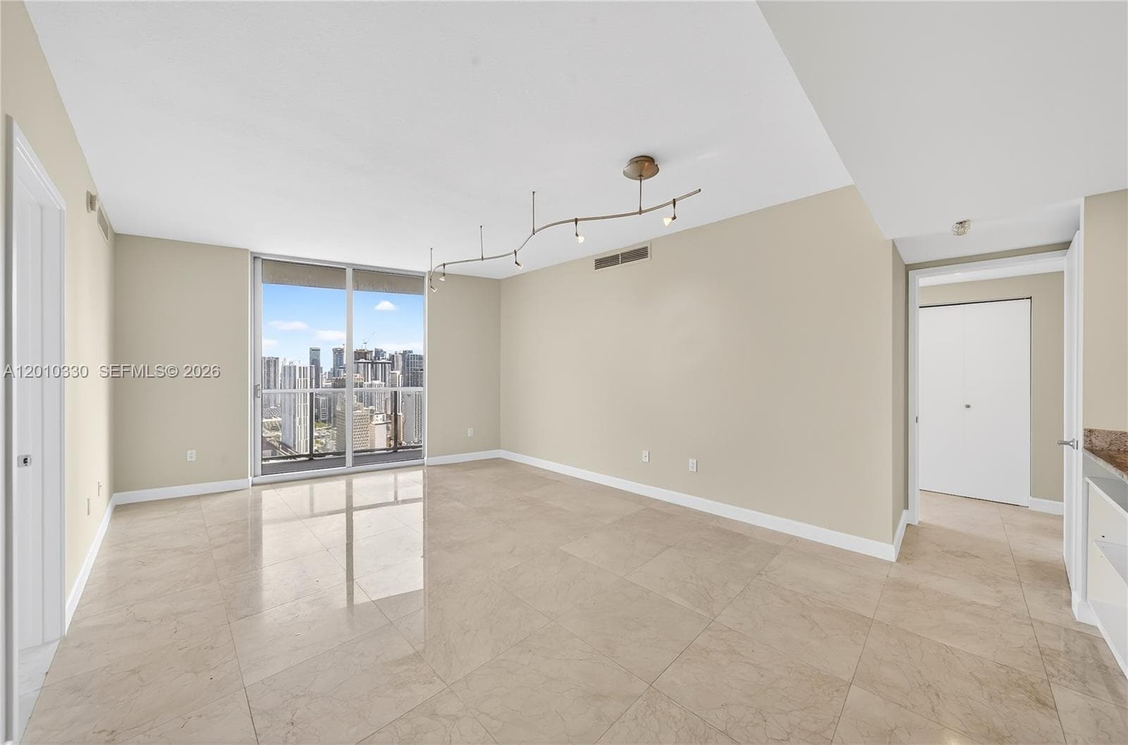 185 SW 7th St # 4209, Miami FL 33130 — 15
