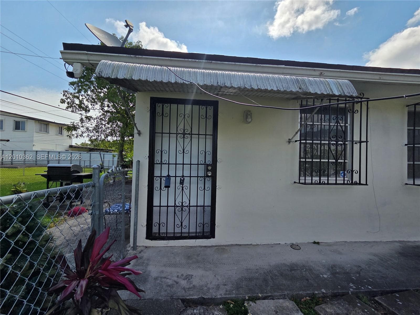 11035 SW 56th St # B, Miami FL 33165 — 2
