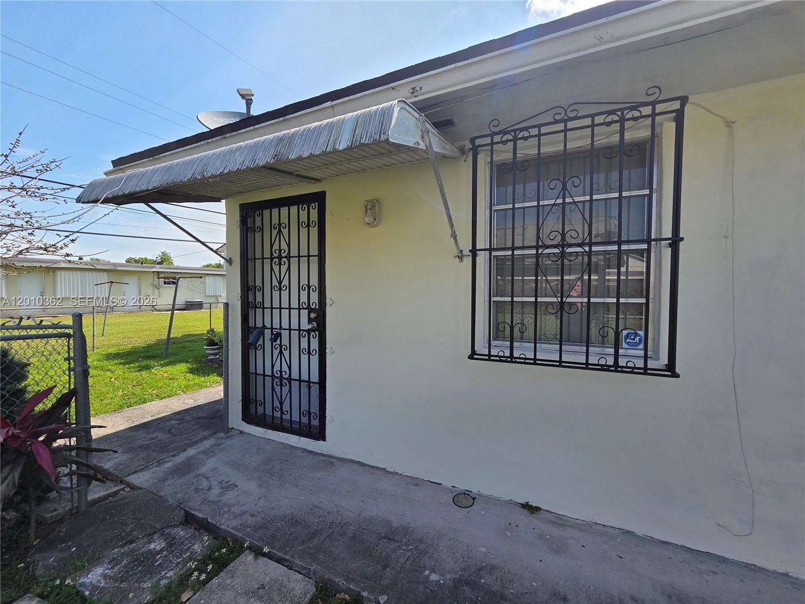 11035 SW 56th St # B, Miami FL 33165 — 1
