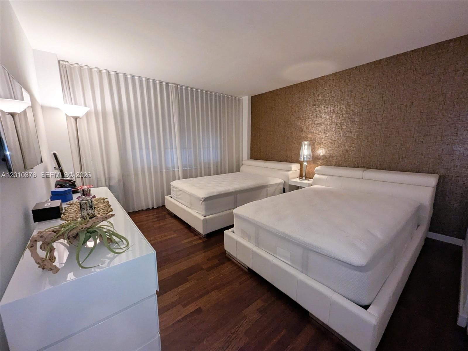 5600 Collins Ave # 9E, Miami Beach FL 33140 — 18