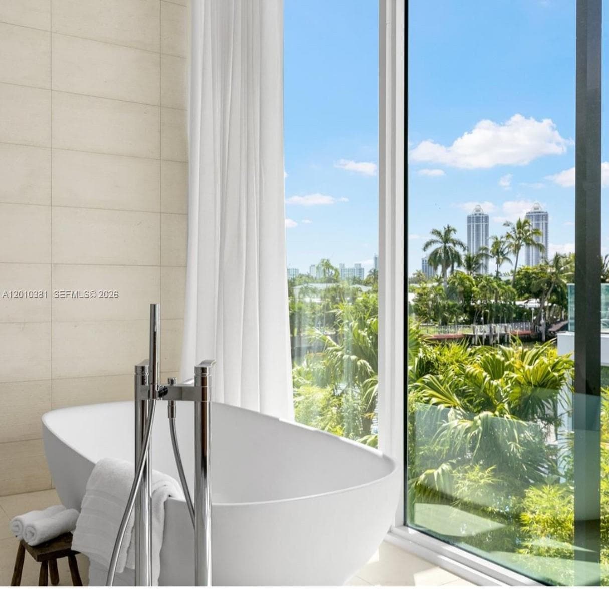 1081 W 48th St # N01, Miami Beach FL 33140 — 10