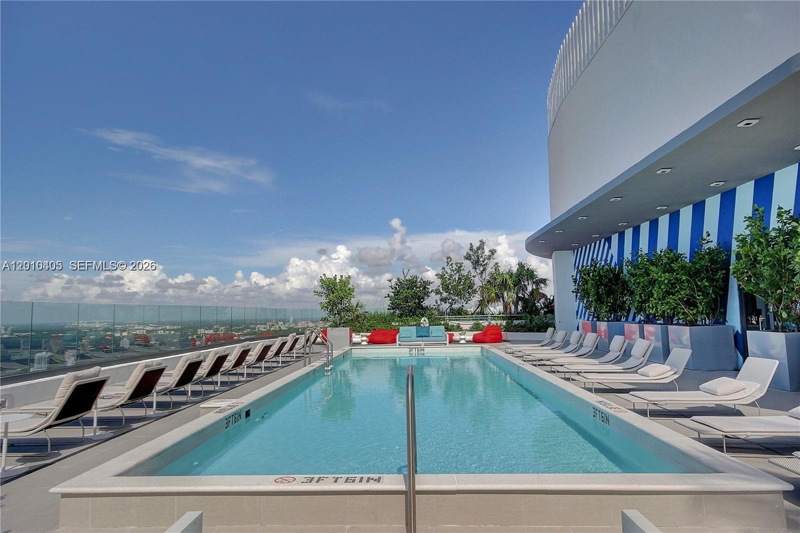 55 SW 9th St # 2109, Miami FL 33130 — 17