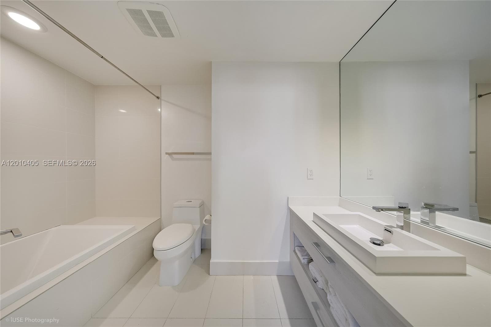 55 SW 9th St # 2109, Miami FL 33130 — 11