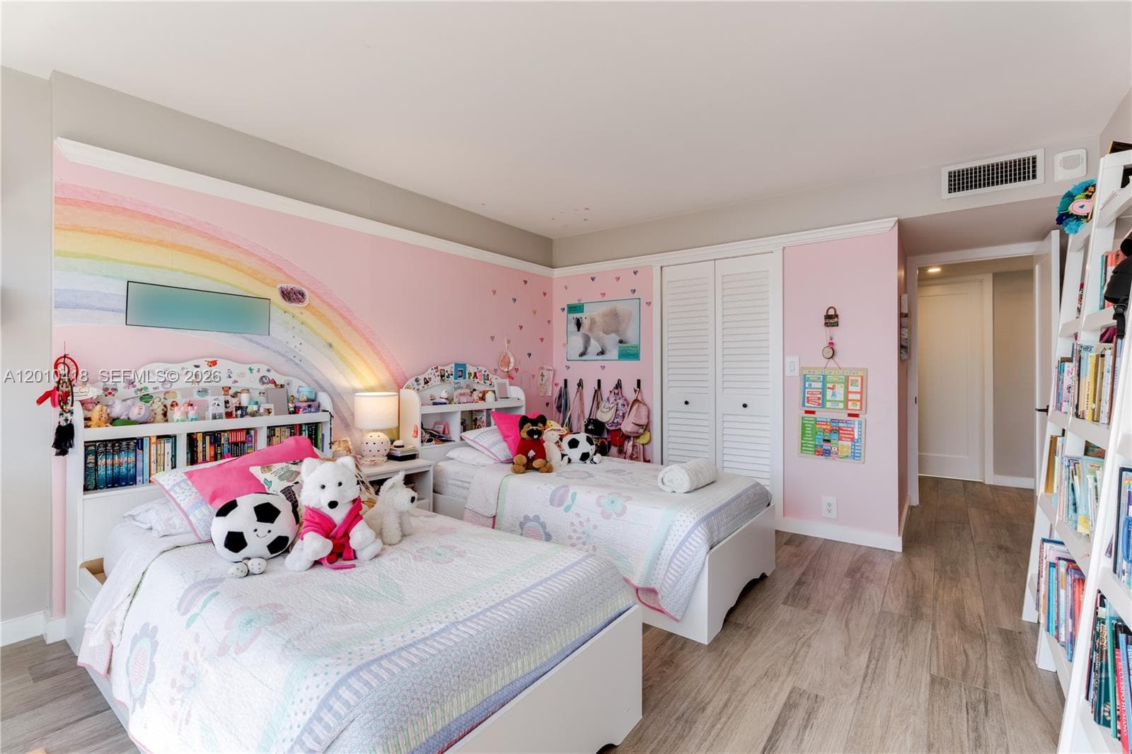 1901 Brickell Ave # B1809, Miami FL 33129 — 25