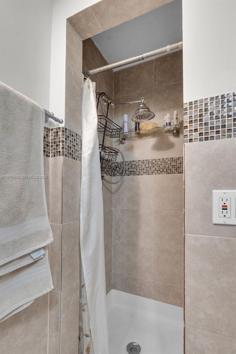 20904 Leeward Ct # 2, Aventura FL 33180 — 13