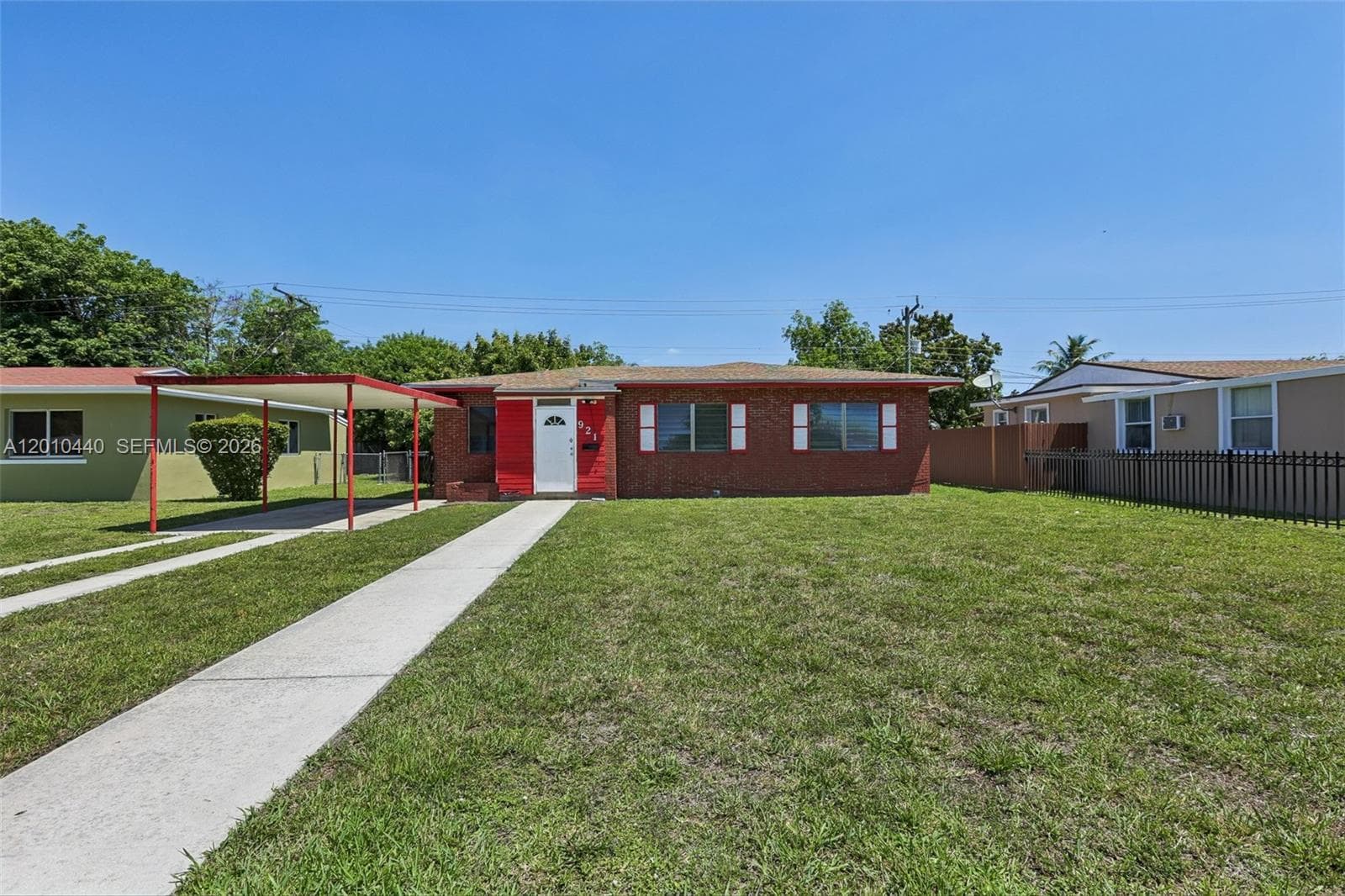 921 NE 159th St, North Miami Beach FL 33162 — 3