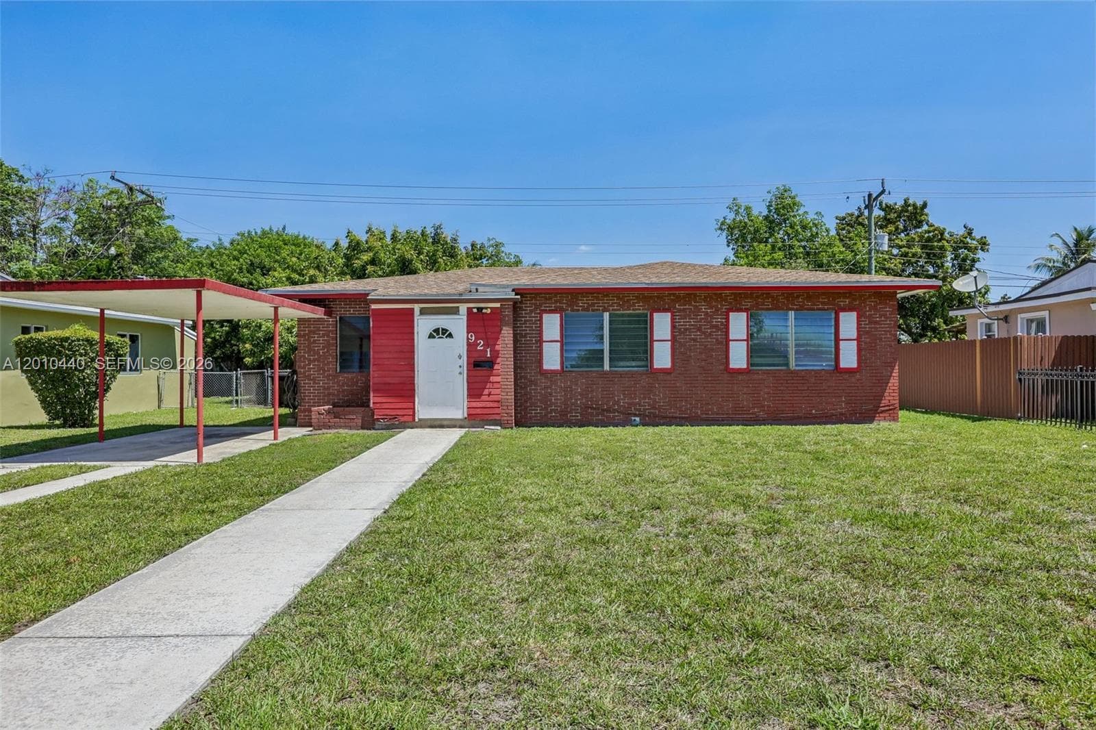 921 NE 159th St, North Miami Beach FL 33162 — 4