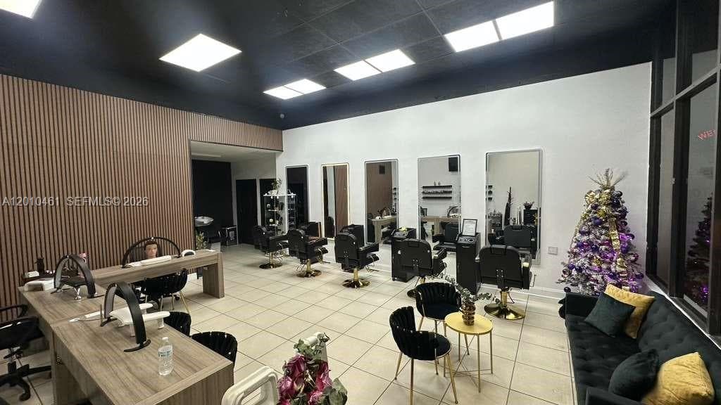 9610 Fontainebleau Blvd, Miami FL 33172 — 1