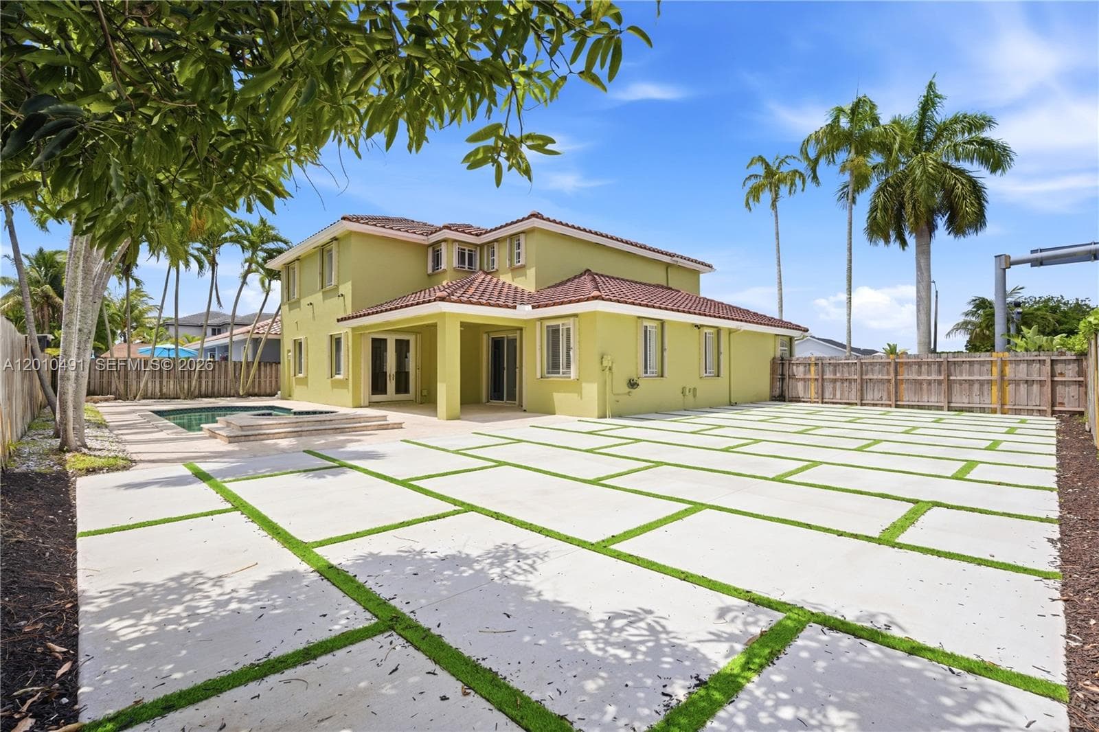 15203 SW 142nd Ave, Miami FL 33177 — 3