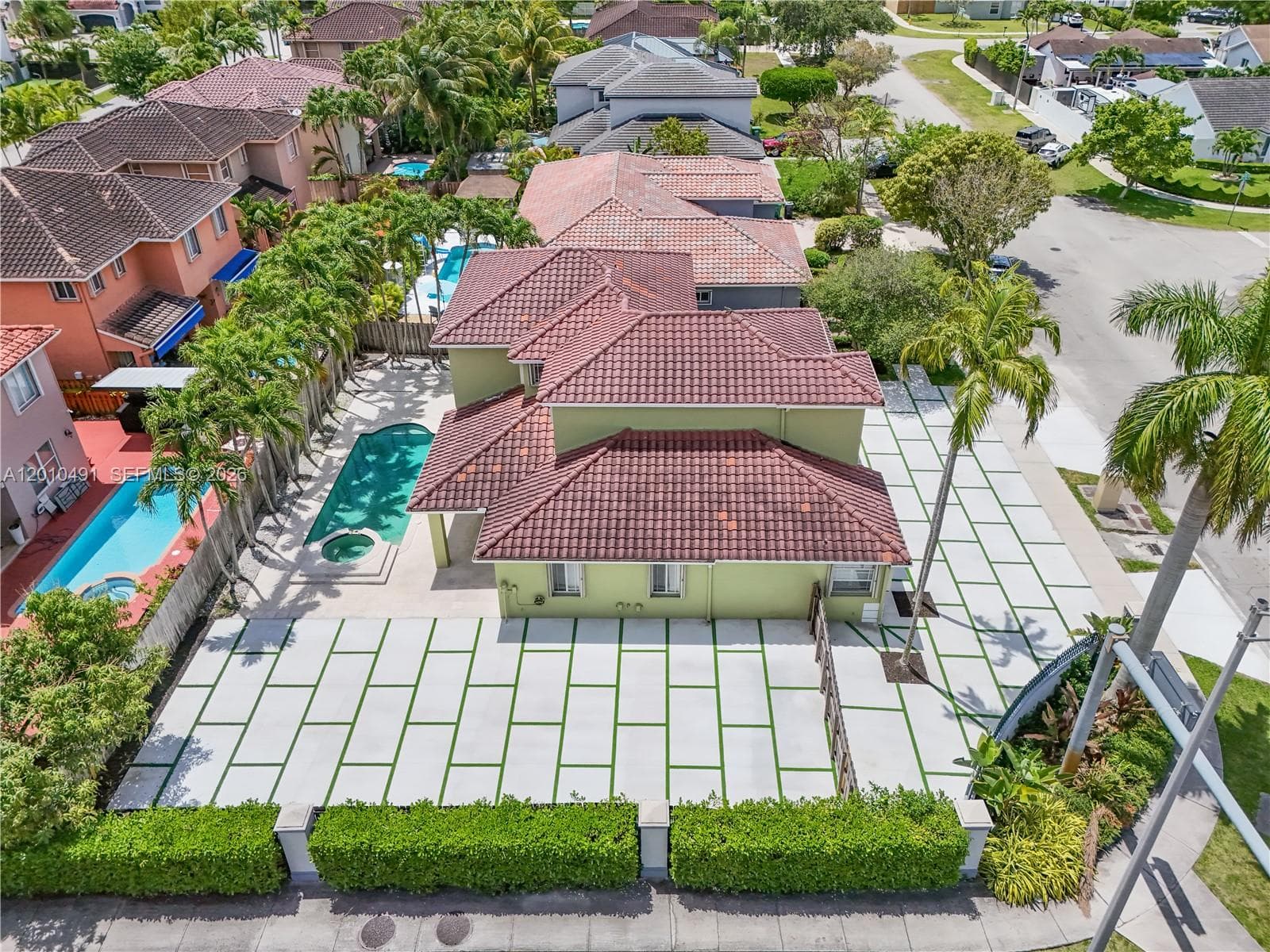 15203 SW 142nd Ave, Miami FL 33177 — 24