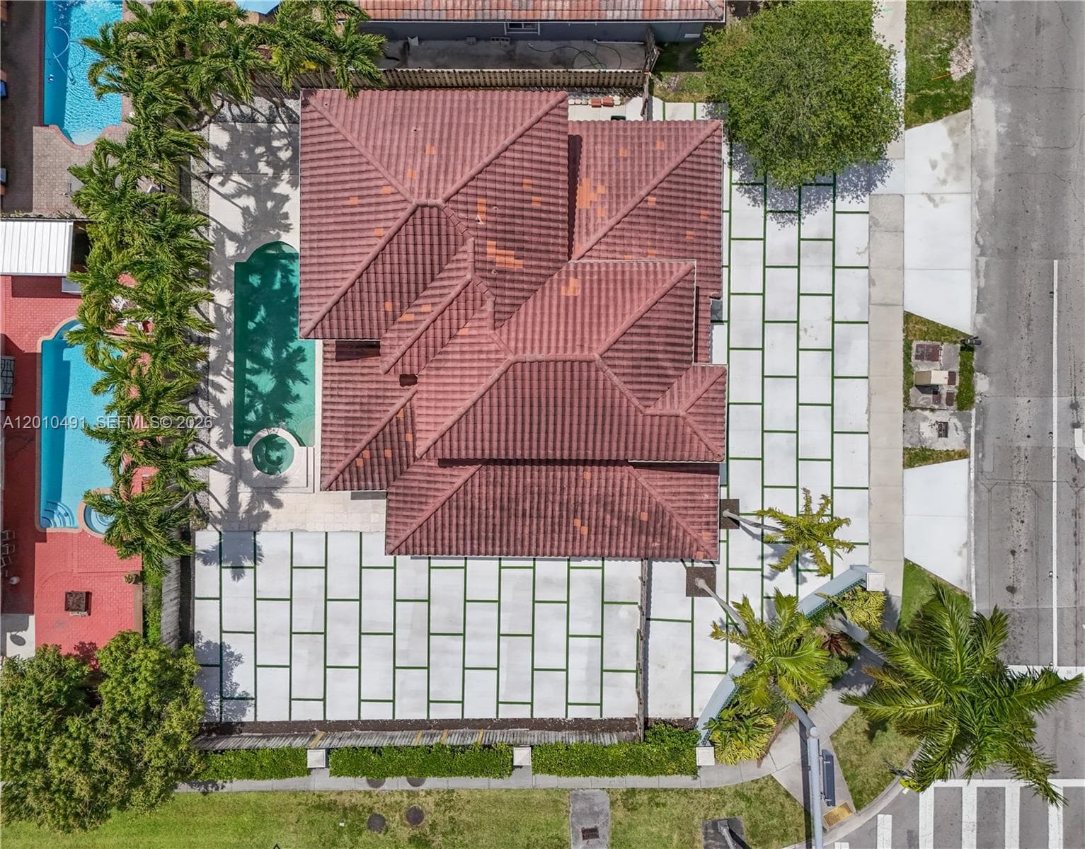 15203 SW 142nd Ave, Miami FL 33177 — 25
