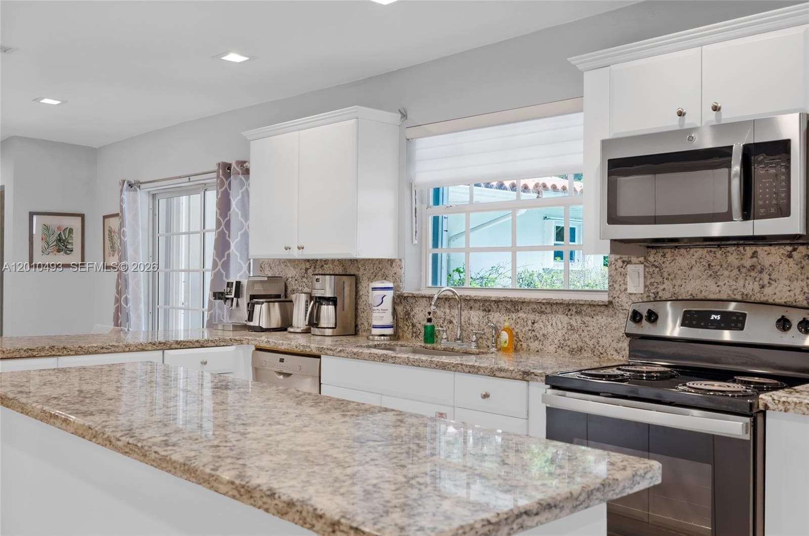 7711 Coquina Dr, North Bay Village FL 33141 — 5