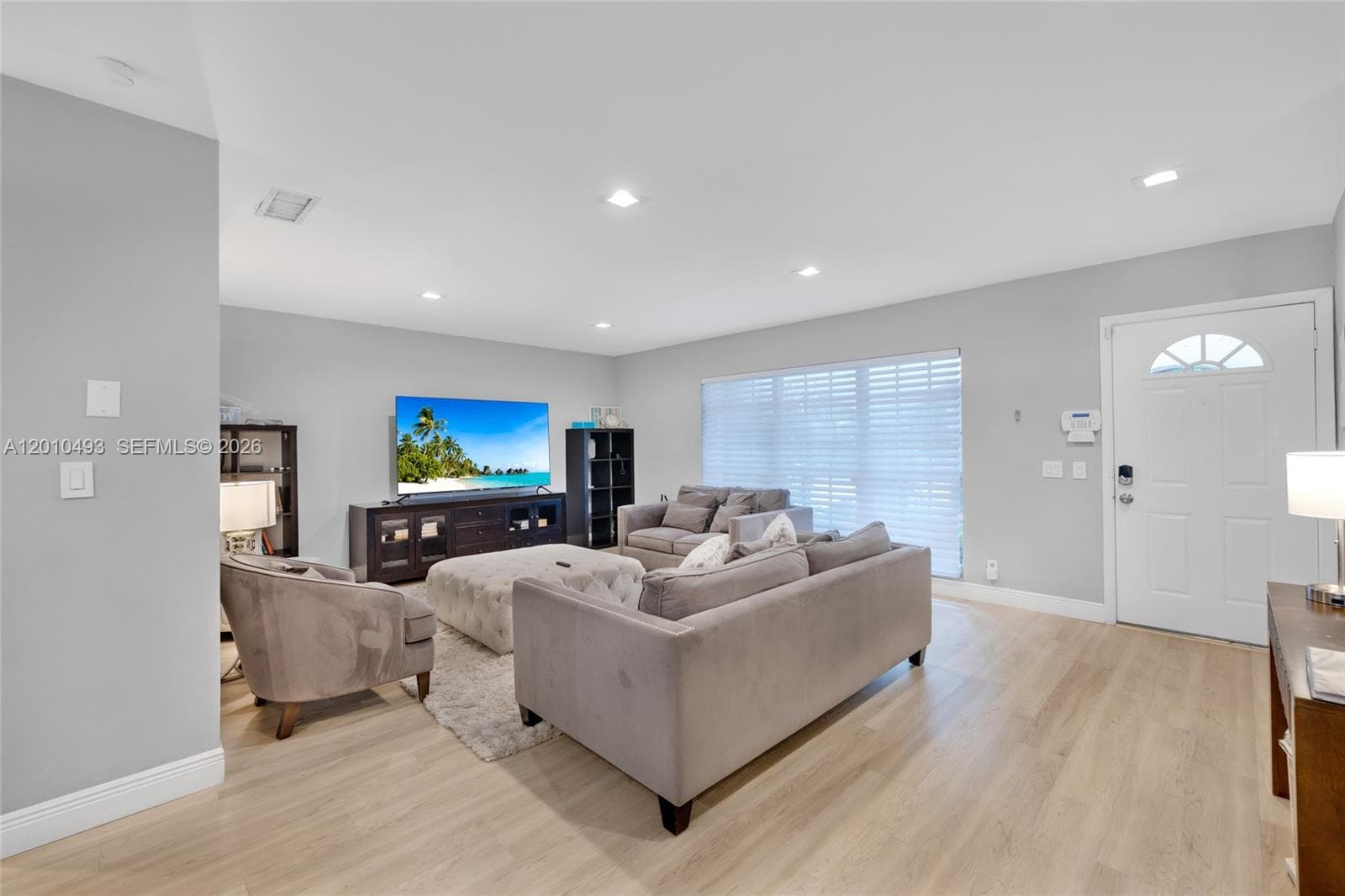 7711 Coquina Dr, North Bay Village FL 33141 — 37