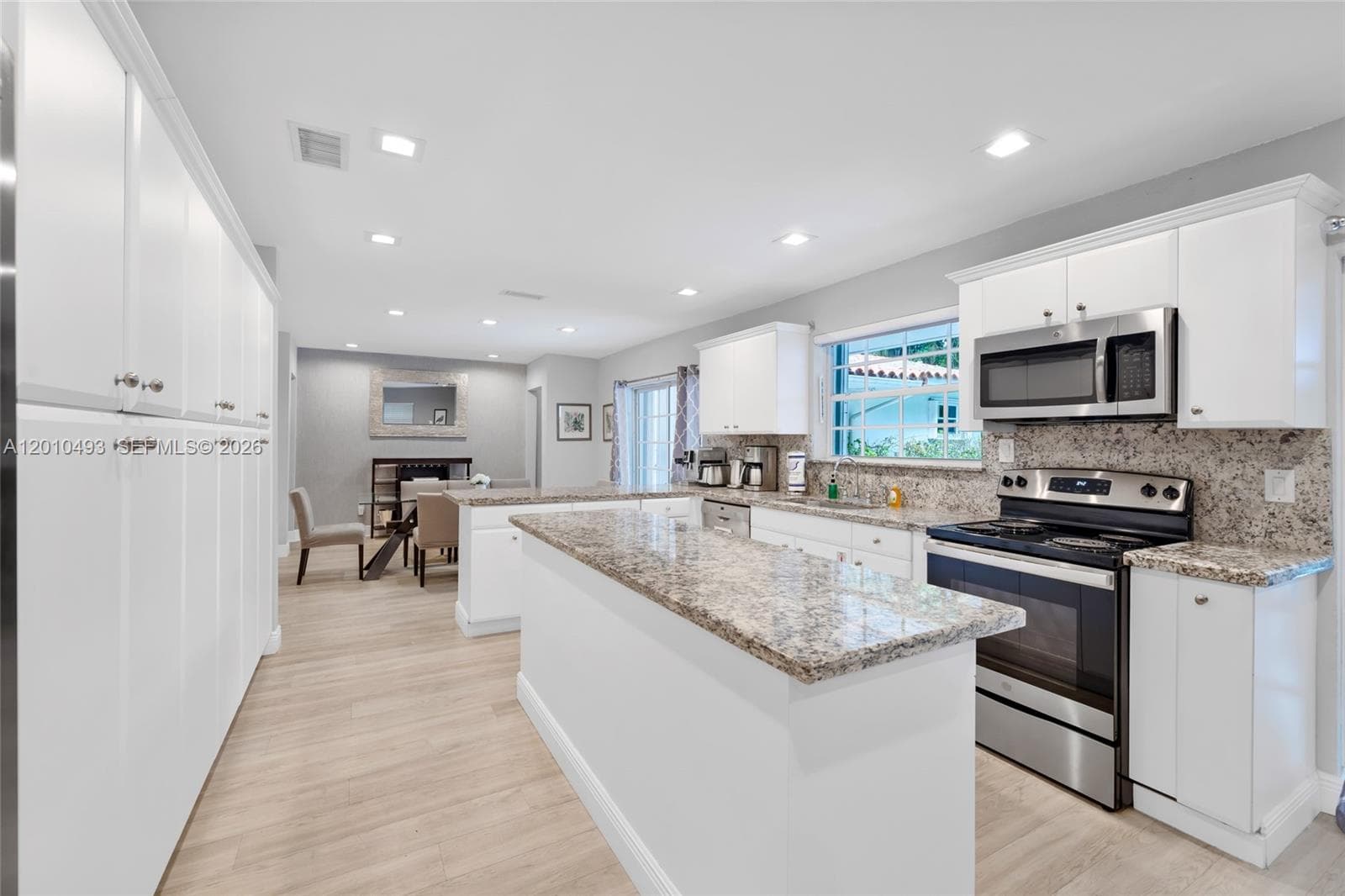 7711 Coquina Dr, North Bay Village FL 33141 — 8