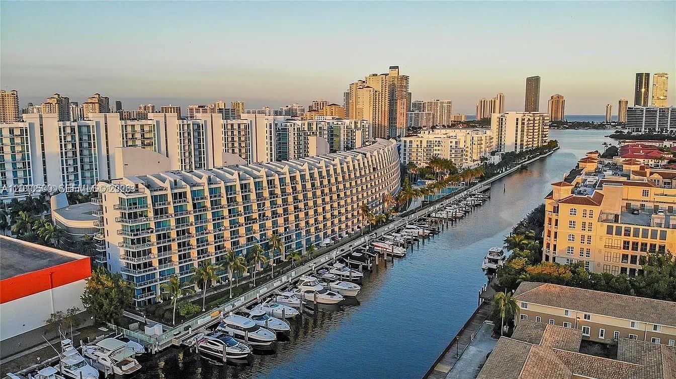 2950 NE 188th St # 448, Aventura FL 33180 — 2