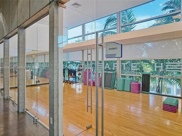 2950 NE 188th St # 448, Aventura FL 33180 — 20