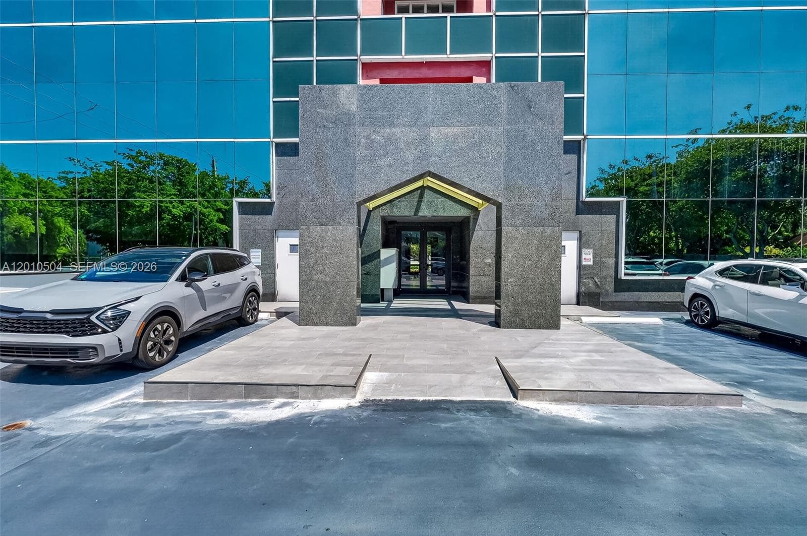 2121 SW 3rd Ave # 200, Miami FL 33129 — 33