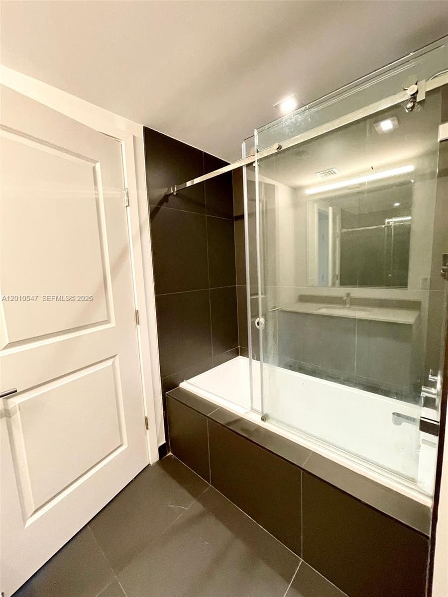 1600 NE 1st Ave # 3312, Miami FL 33132 — 13