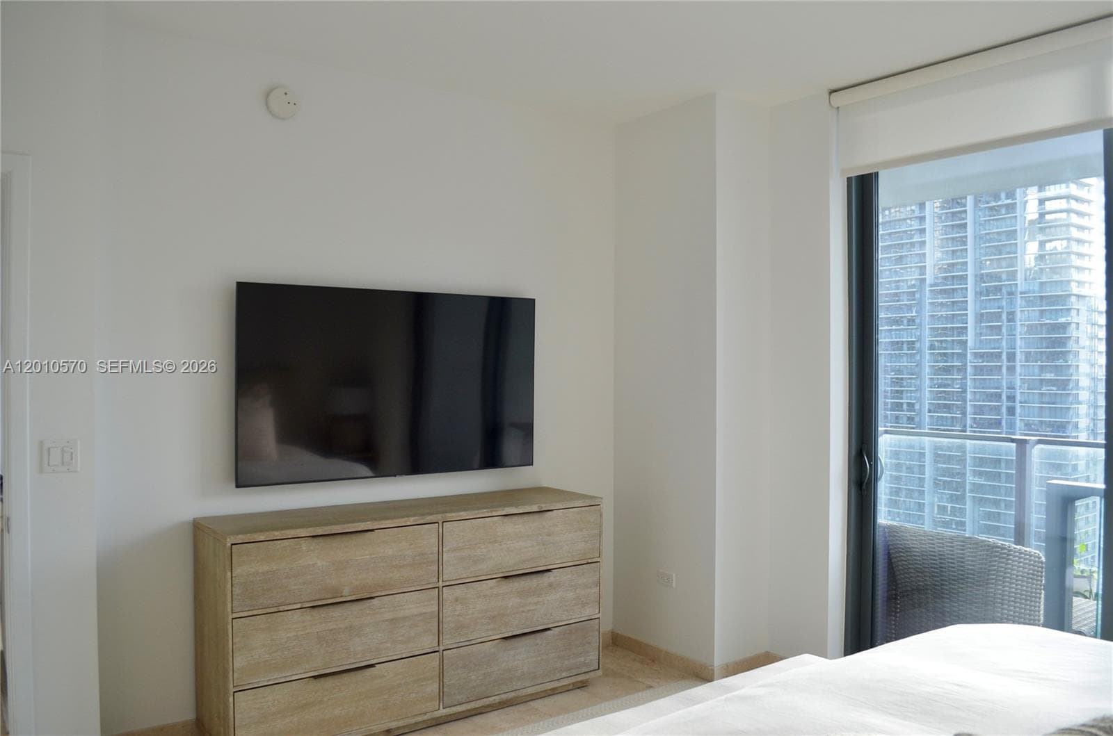 68 SE 6th St # 2708, Miami FL 33131 — 16