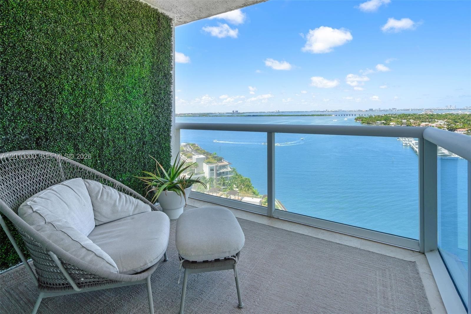 10 Venetian Way # 1803, Miami Beach FL 33139 — 17