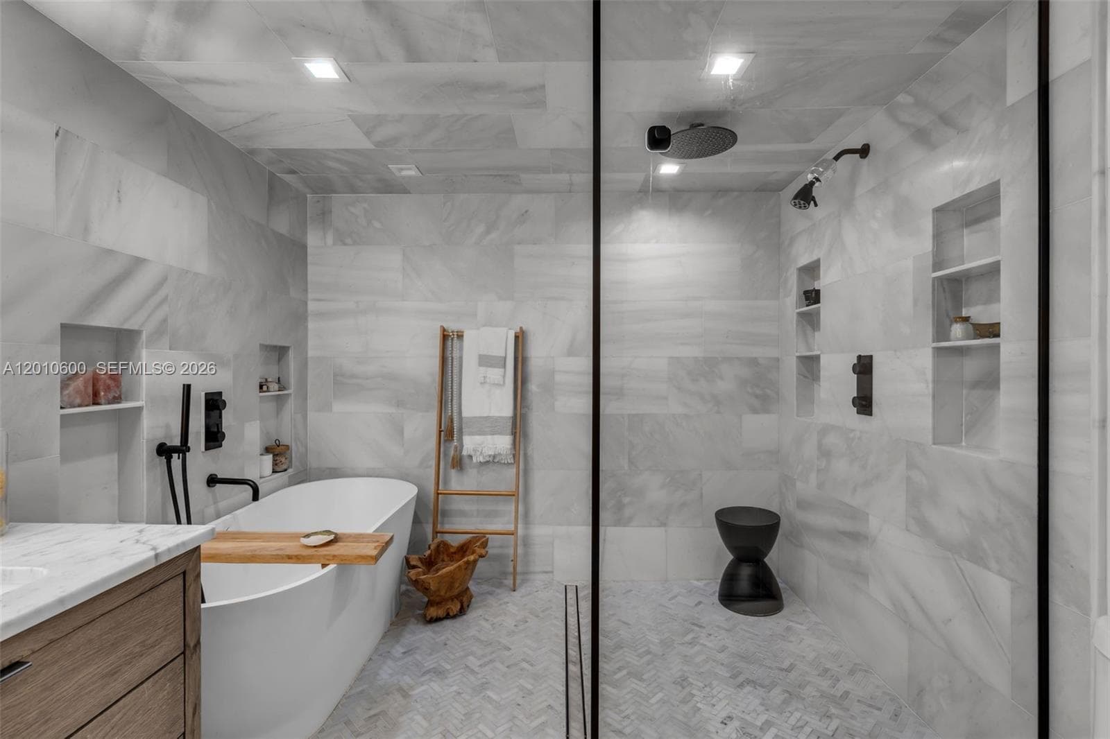 10 Venetian Way # 1803, Miami Beach FL 33139 — 16