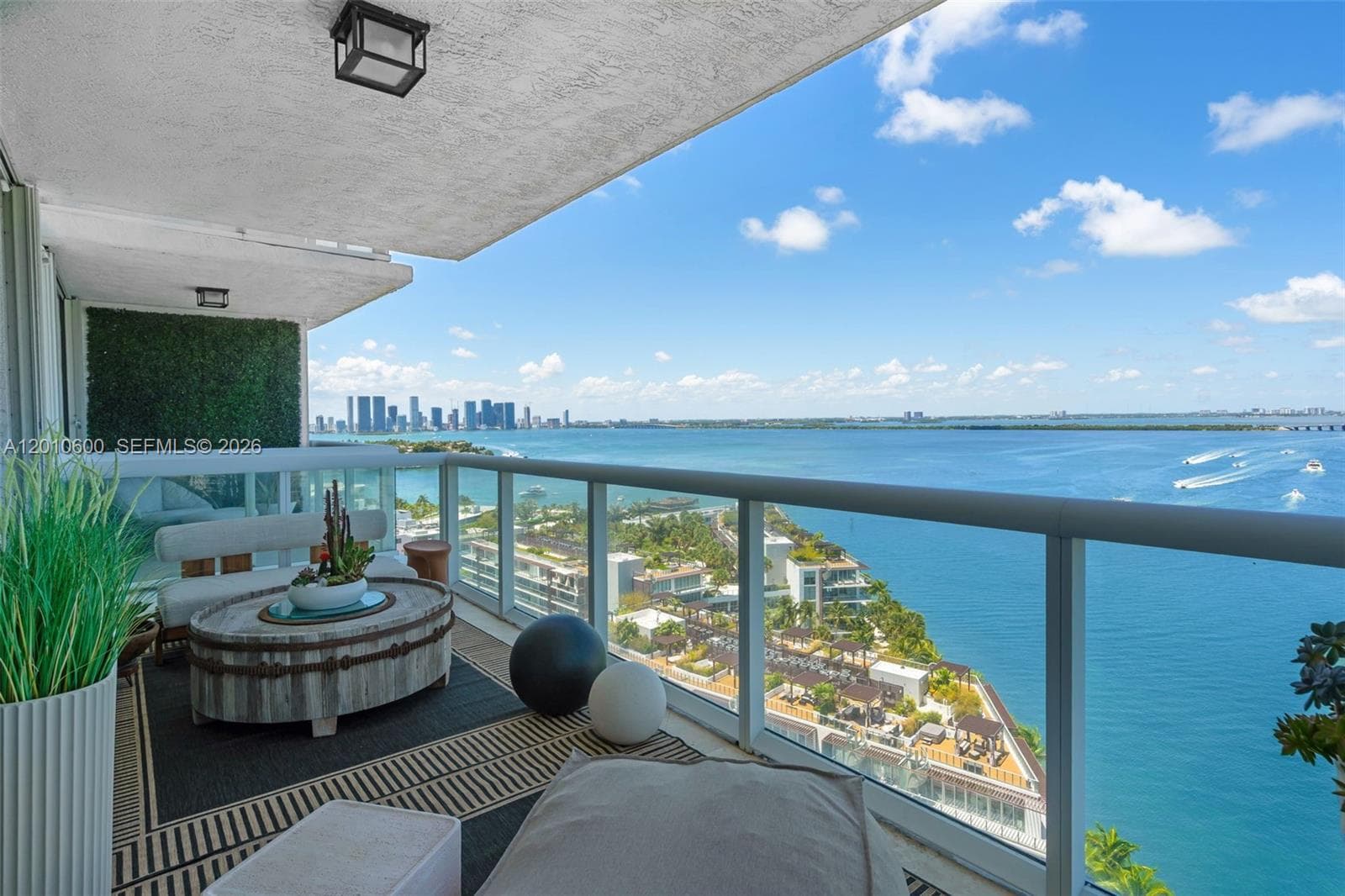 10 Venetian Way # 1803, Miami Beach FL 33139 — 1