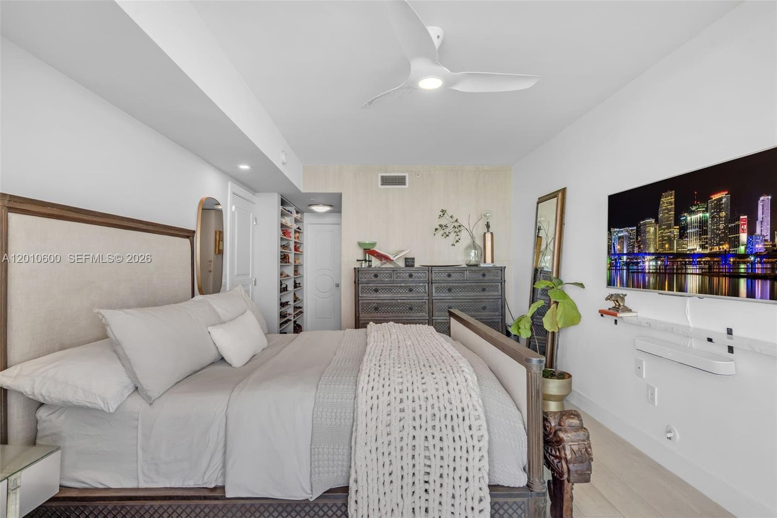 10 Venetian Way # 1803, Miami Beach FL 33139 — 14