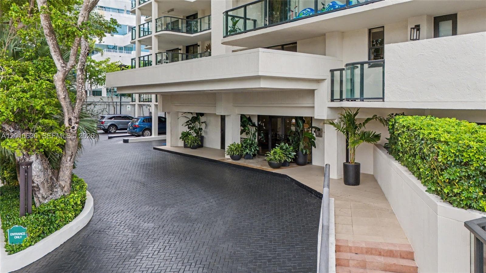 2575 S Bayshore Dr # 4A, Miami FL 33133 — 24