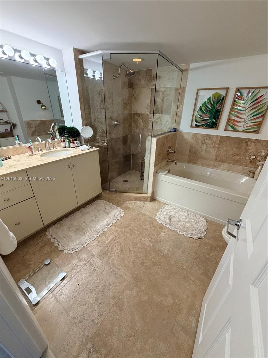 3232 SW 22nd Ter # 910, Miami FL 33145 — 12
