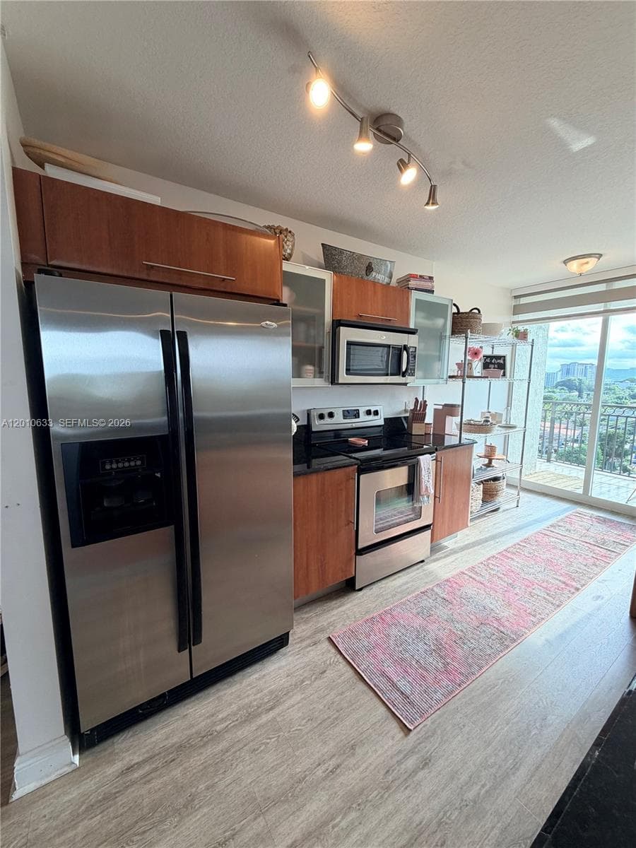 3232 SW 22nd Ter # 910, Miami FL 33145 — 8