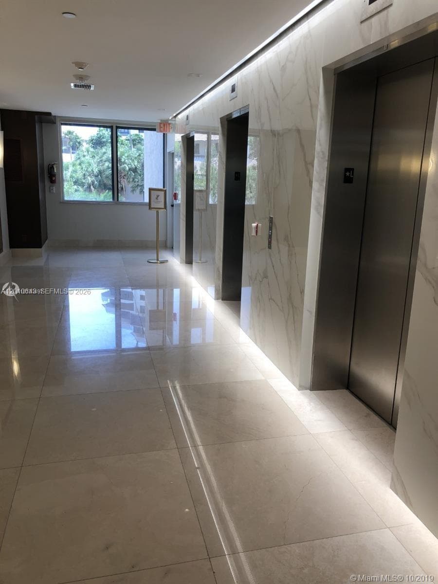 540 Brickell Key Dr, Miami FL 33131 — 17