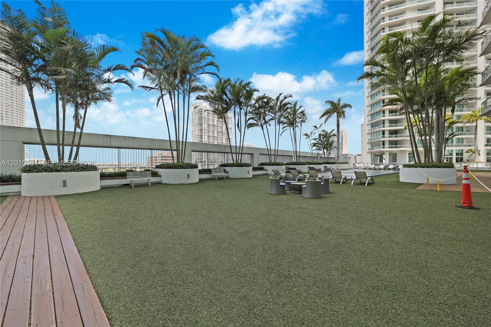 92 SW 3rd St # 5202, Miami FL 33130 — 23