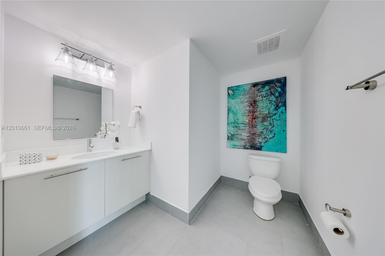 92 SW 3rd St # 5202, Miami FL 33130 — 17