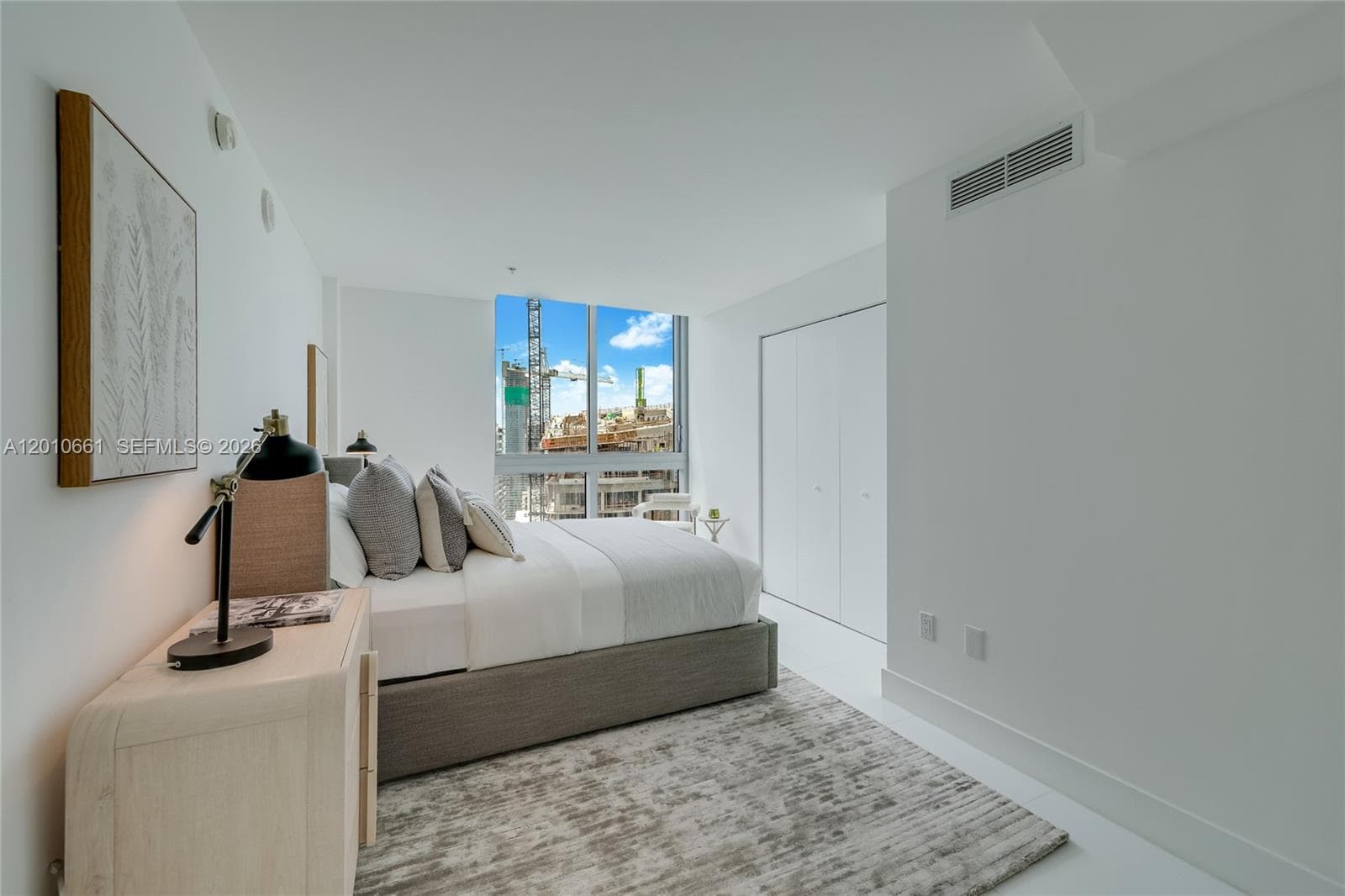 92 SW 3rd St # 5202, Miami FL 33130 — 12