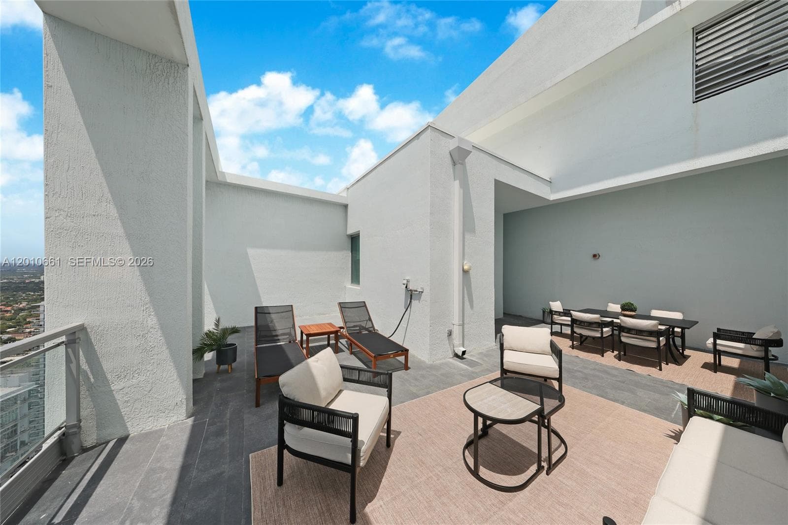 92 SW 3rd St # 5202, Miami FL 33130 — 20