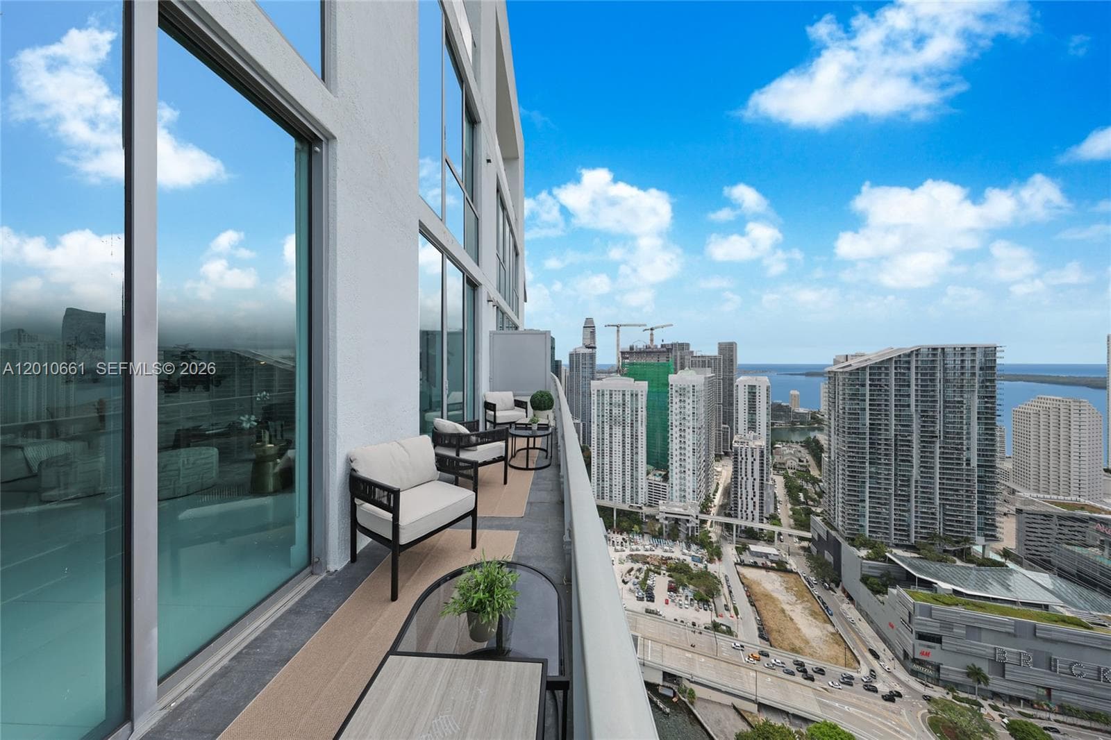 92 SW 3rd St # 5202, Miami FL 33130 — 9