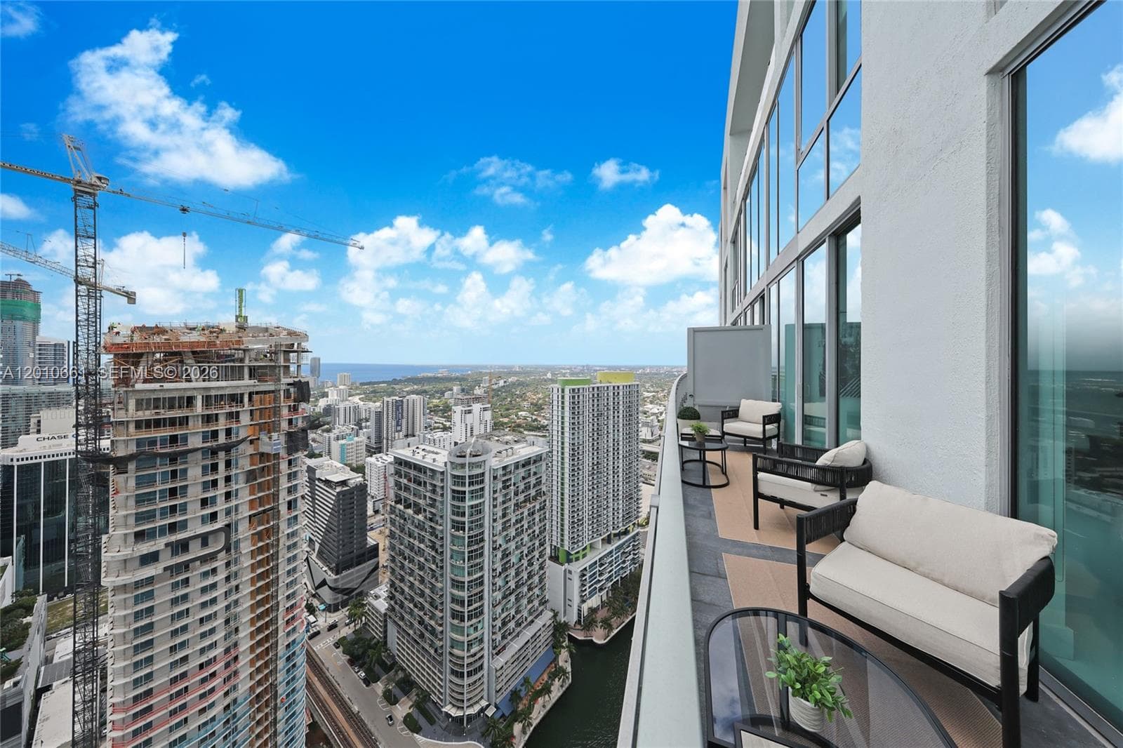 92 SW 3rd St # 5202, Miami FL 33130 — 10