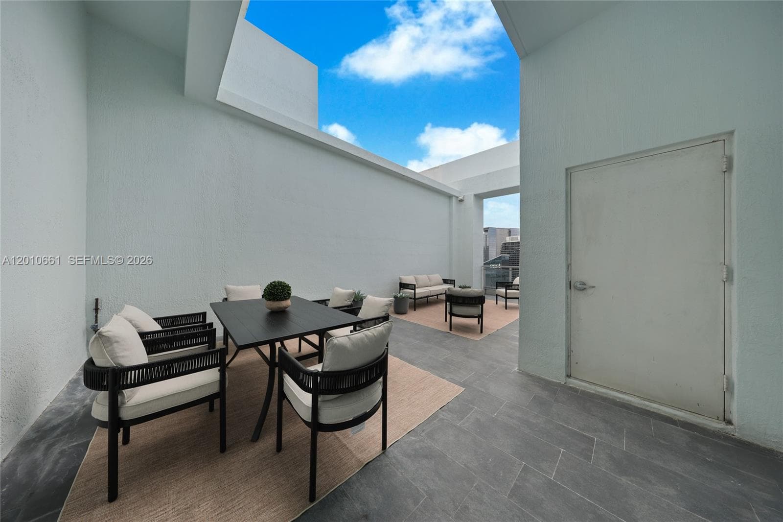 92 SW 3rd St # 5202, Miami FL 33130 — 21