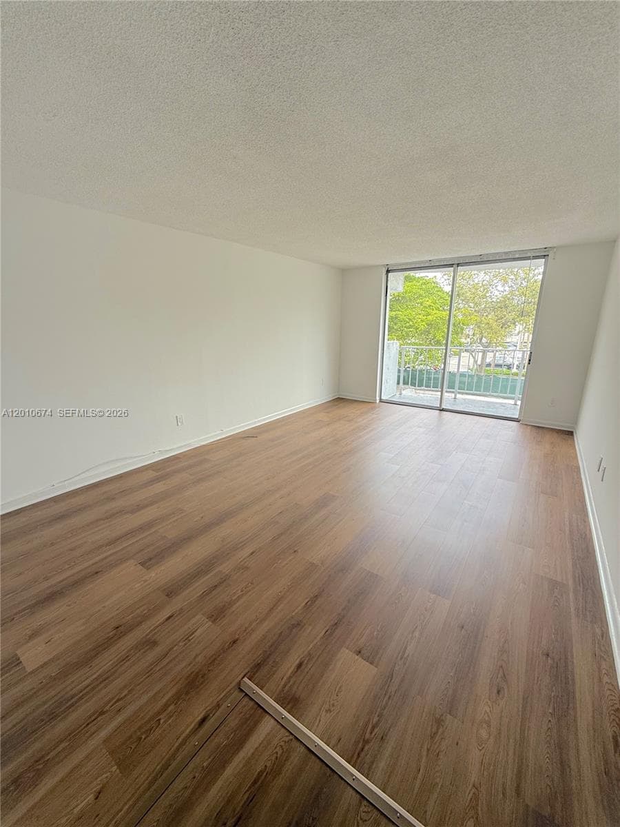 482 NW 165th St Rd # 307, Miami FL 33169 — 2