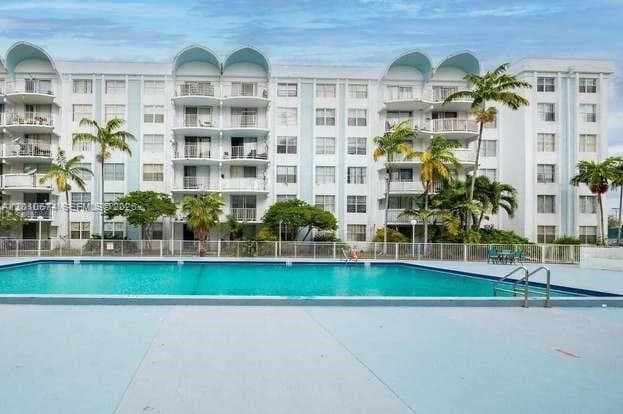 482 NW 165th St Rd # 307, Miami FL 33169 — 17