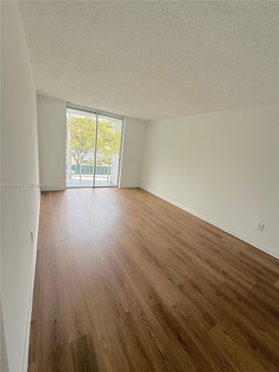 482 NW 165th St Rd # 307, Miami FL 33169 — 5